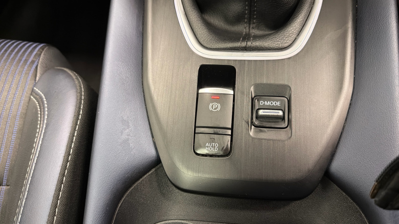 Nissan Qashqai 1.3 DiG-T MH Tekna 5dr Petrol Hatchback